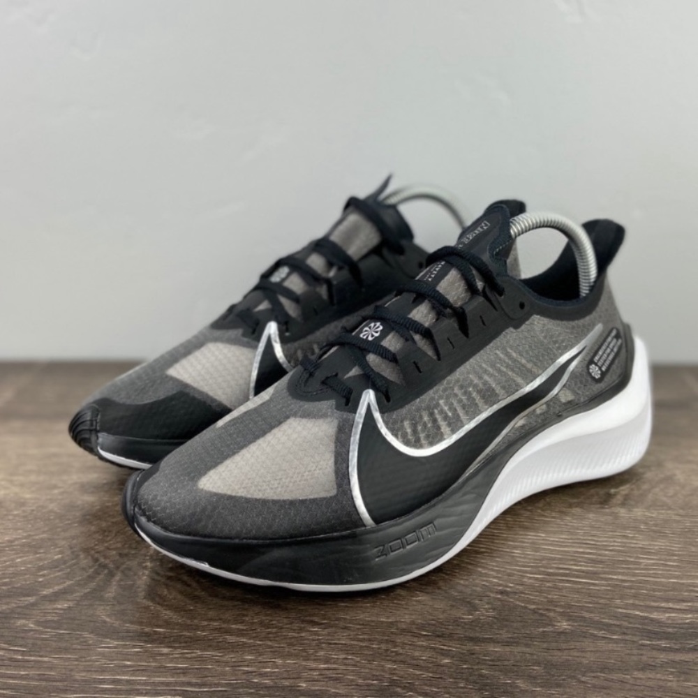 NEW Nike Zoom Gravity - Picture 3 of 5